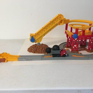 Fisher Price Geotrax Lift & Load Construction Quarry Railroad Track Set Gift